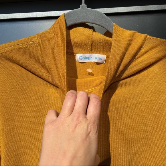 Givingz | NWOT Mustard Turtle Neck - Picture 2 of 3